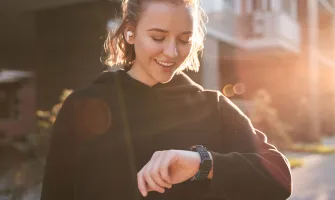 Γιατί είναι χρήσιμες οι φωνητικές λειτουργίες σε ένα smartwatch;