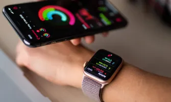Τι οθόνη θα πρέπει να έχει το smartwatch που θα επιλέξω;